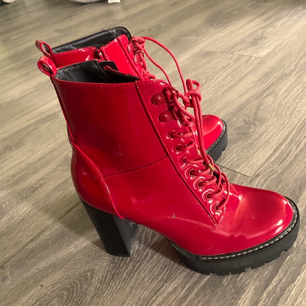 COMBAT HEELS RED 8.5